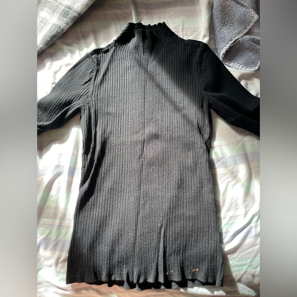 Turtle neck short sleeve shirt